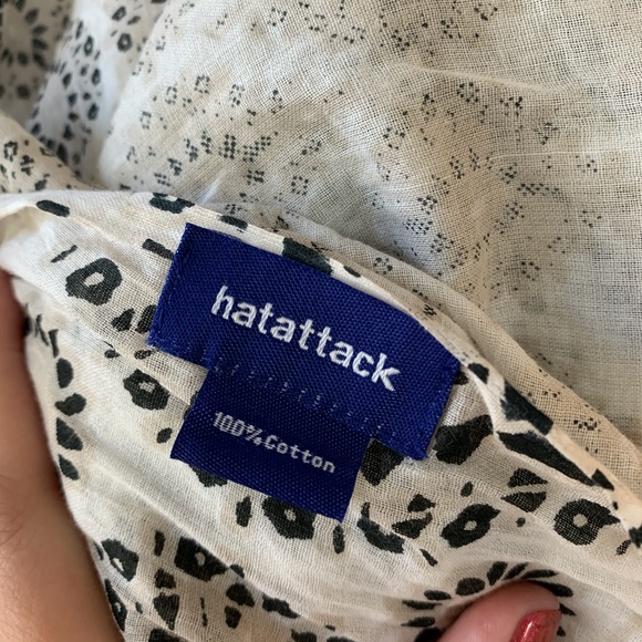 Hatattack Scraf or Wrap - Picture 5 of 7